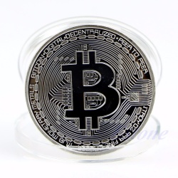 BitCoin BTC монета в футляре